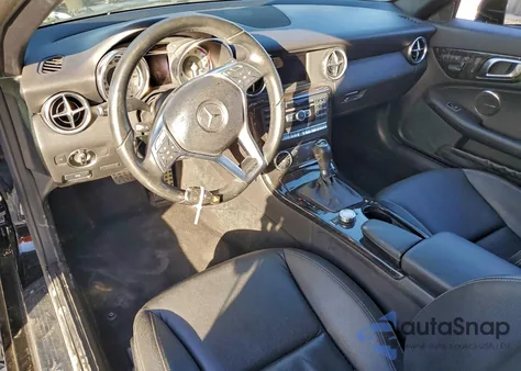 2015 Mercedes-Benz Slk 250 z USA, uszkodzony, nr VIN WDDPK4HA7FF103604